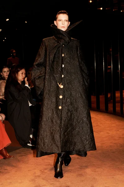 Look 4